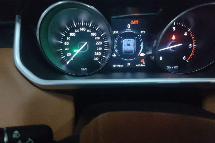 Used Land Rover Range Sport  Odometer Close Up