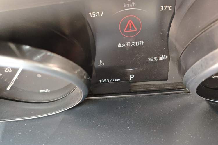 Used Land Rover Range Sport 2017 3.0 V6 SC SE Odometer Close Up