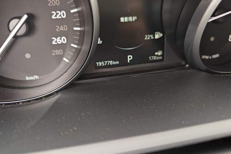 Used Land Rover Range Sport 2017 3.0 SC V6 SE Odometer Close Up