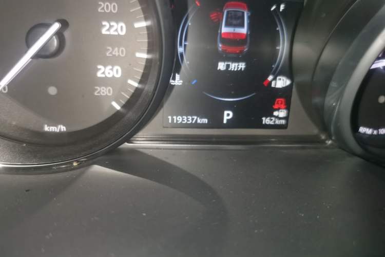 Used Land Rover Range Sport  Odometer Close Up