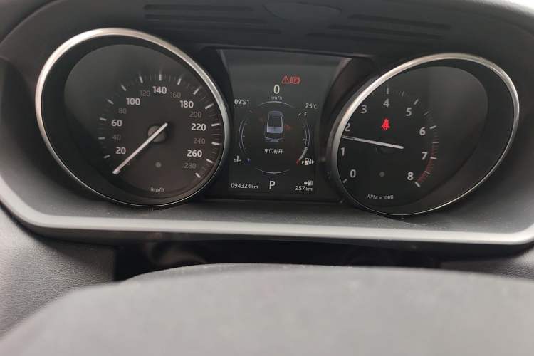 Used Land Rover Range Sport 2017 3.0 SC V6 SE Odometer Close Up
