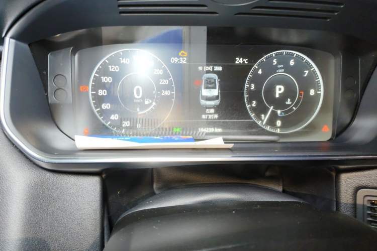 Used Land Rover Range Sport 2017 3.0 SC V6 HSE DYNAMIC Odometer Close Up