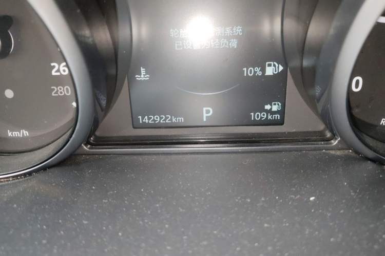 Used Land Rover Range Sport 2017 3.0 SC V6 HSE Odometer Close Up