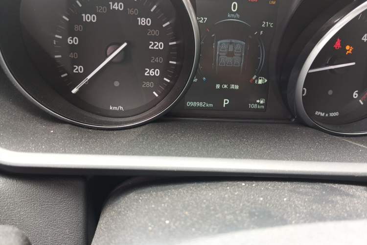 Used Land Rover Range Sport  Odometer Close Up