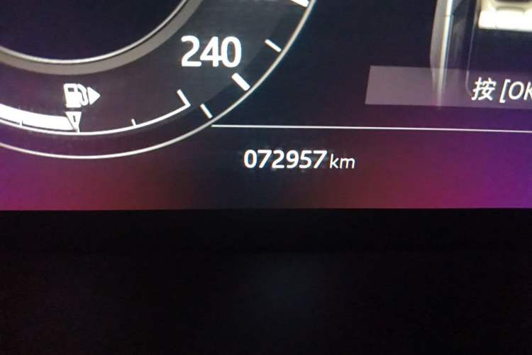 Used Land Rover Range Sport 2017 3.0 SC V6 HSE DYNAMIC Odometer Close Up