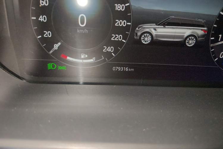 Used Land Rover Range Sport 2017 3.0 SC V6 SE Odometer Close Up