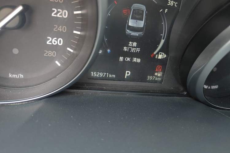 Used Land Rover Range Sport  Odometer Close Up