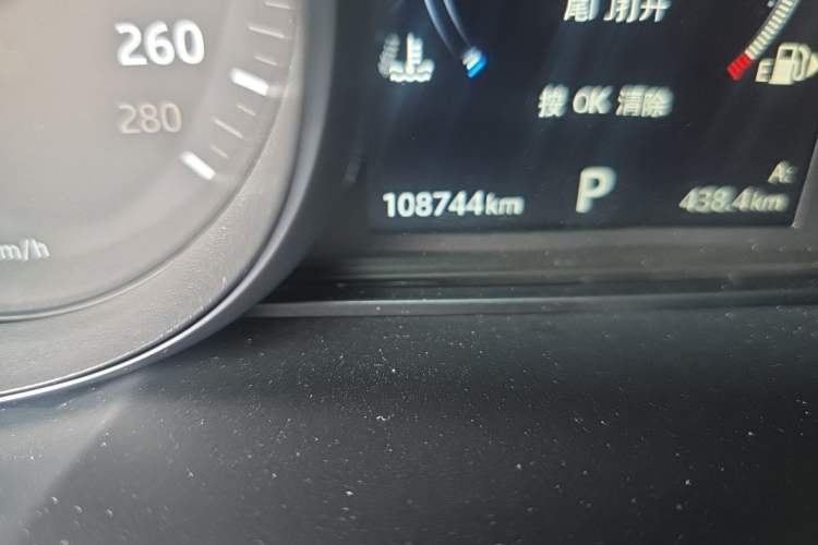 Used Land Rover Range Sport 2017 3.0 SC V6 HSE Odometer Close Up