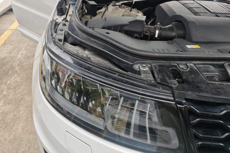Used Land Rover Range Sport 2017 3.0 SC V6 SE Right Front Headlight