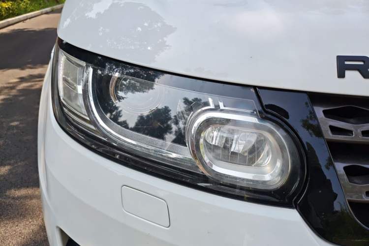 Used Land Rover Range Sport 2017 3.0 V6 SC SE Right Front Headlight