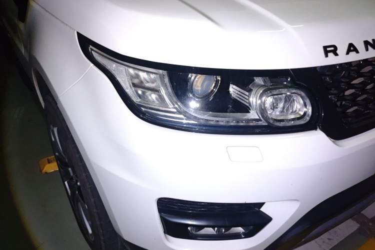 Used Land Rover Range Sport 2017 3.0 SC V6 SE Right Front Headlight