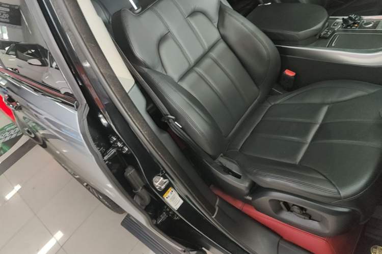 Used Land Rover Range Sport 2017 3.0 SC V6 SE Right Front Seat