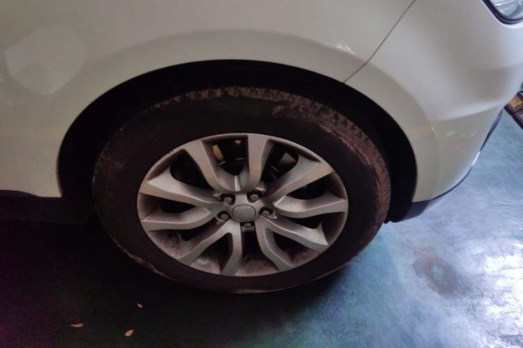 Used Land Rover Range Sport  Right Front Wheel Hub