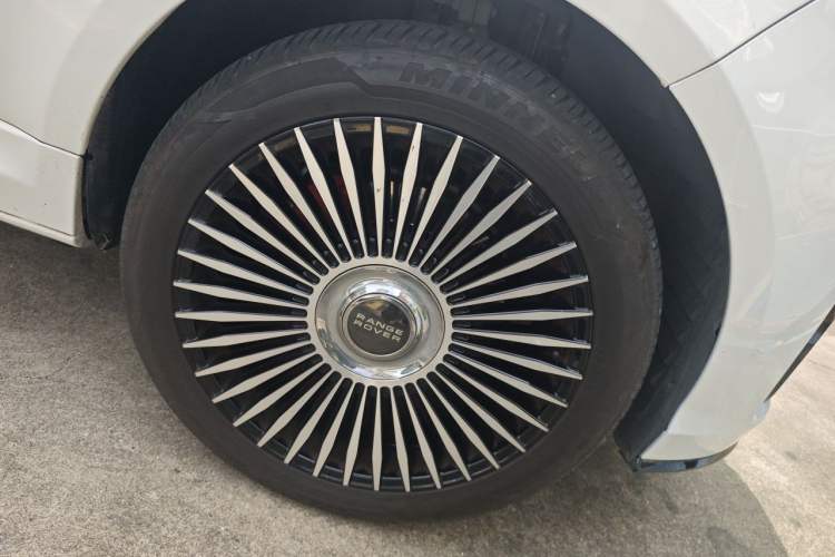 Used Land Rover Range Sport 2017 3.0 SC V6 SE Right Front Wheel Hub