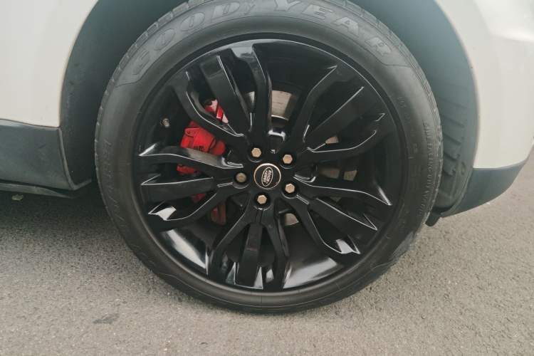 Used Land Rover Range Sport  Right Front Wheel Hub