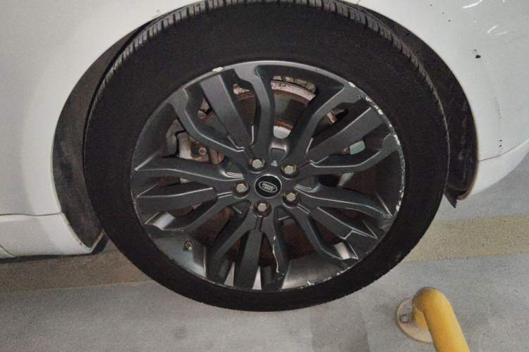 Used Land Rover Range Sport 2017 3.0 SC V6 HSE DYNAMIC Right Front Wheel Hub