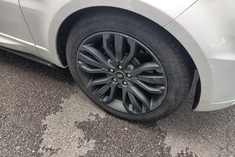 Used Land Rover Range Sport 2017 3.0 SC V6 HSE DYNAMIC Right Front Wheel Hub