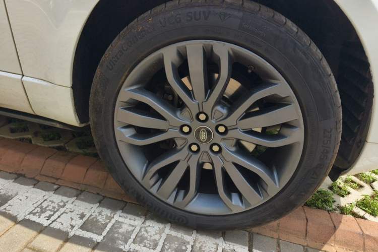 Used Land Rover Range Sport 2017 3.0 SC V6 HSE DYNAMIC Right Front Wheel Hub