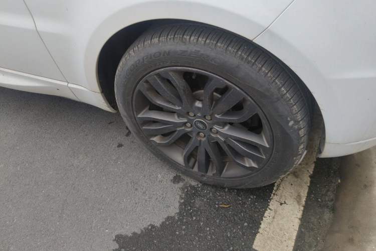 Used Land Rover Range Sport 2017 3.0 SC V6 HSE DYNAMIC Right Front Wheel Hub
