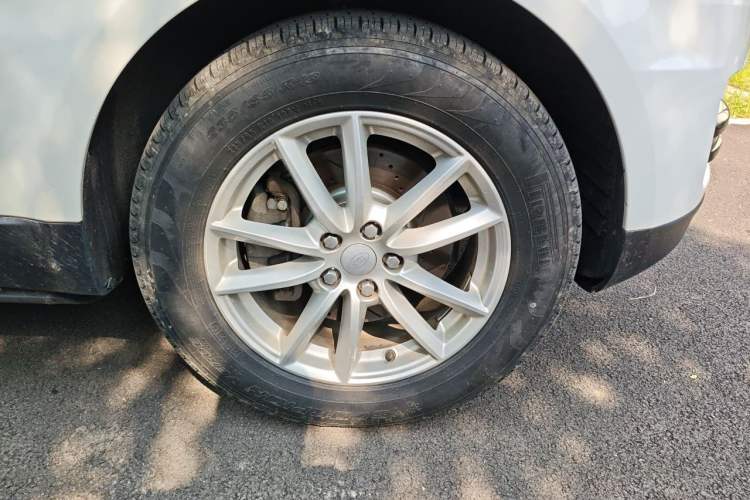 Used Land Rover Range Sport 2017 3.0 V6 SC SE Right Front Wheel Hub
