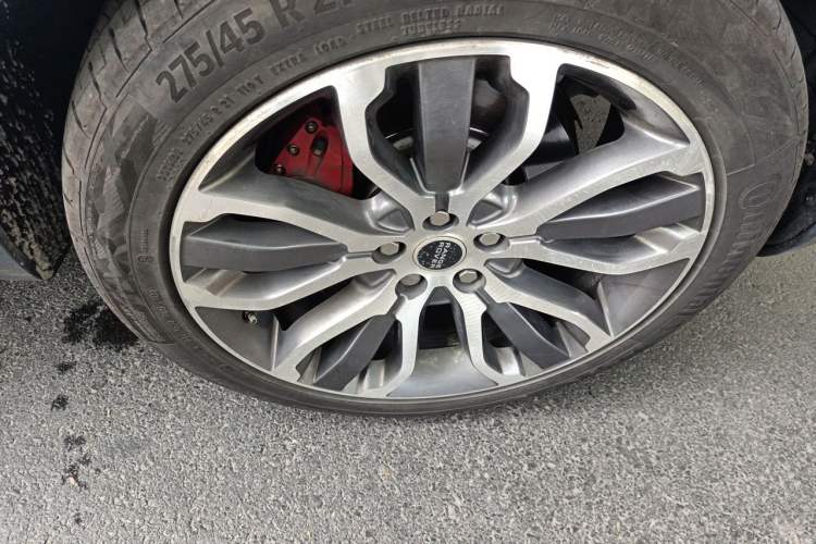 Used Land Rover Range Sport  Right Front Wheel Hub