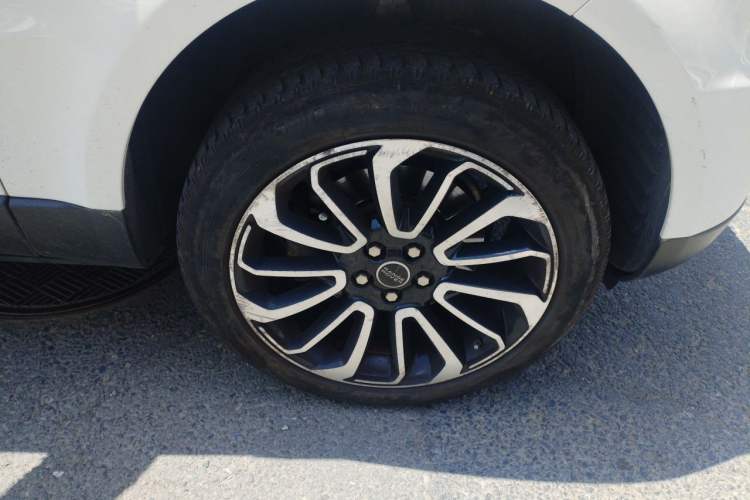 Used Land Rover Range Sport 2017 3.0 SC V6 SE Right Front Wheel Hub