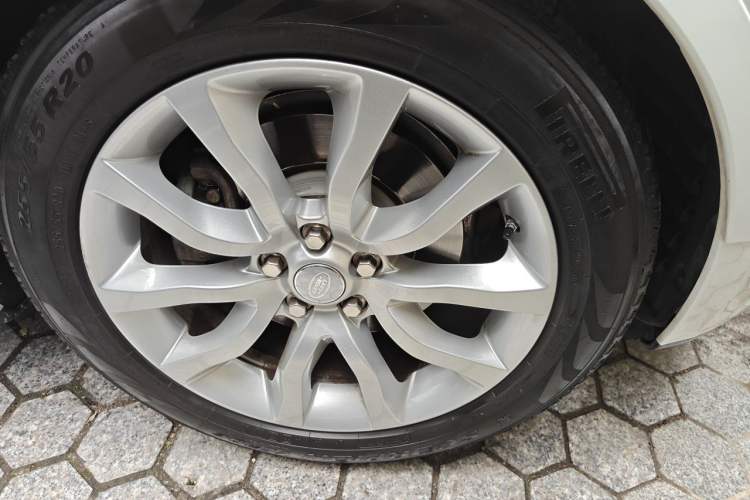 Used Land Rover Range Sport 2017 3.0 SC V6 HSE Right Front Wheel Hub
