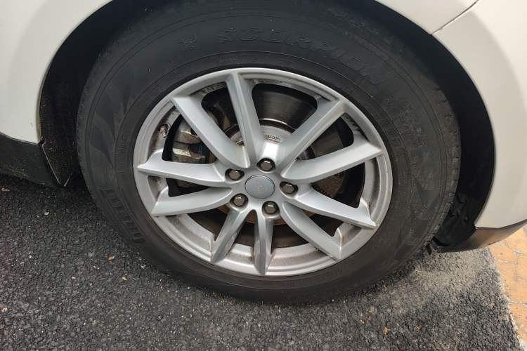 Used Land Rover Range Sport 2017 3.0 SC V6 SE Right Front Wheel Hub