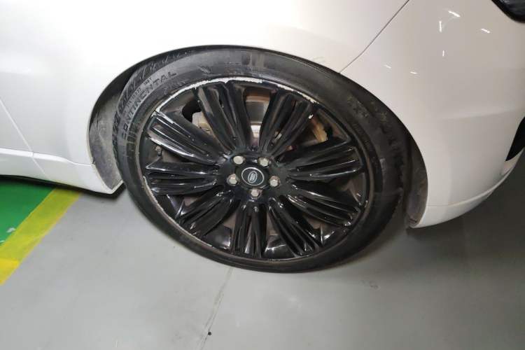 Used Land Rover Range Sport 2017 3.0 SC V6 HSE DYNAMIC Right Front Wheel Hub