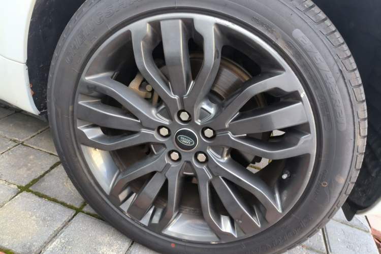 Used Land Rover Range Sport 2017 3.0 SC V6 HSE DYNAMIC Right Front Wheel Hub
