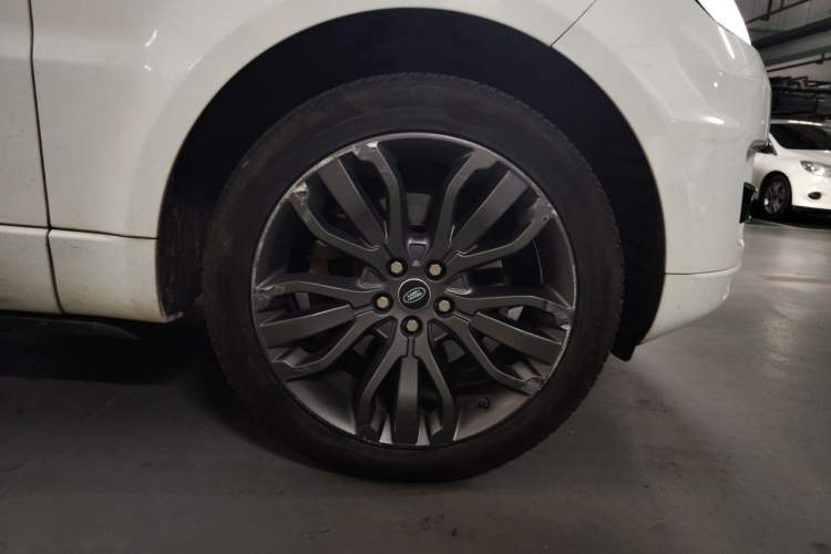 Used Land Rover Range Sport 2017 3.0 V6 SC HSE Dynamic Right Front Wheel Hub