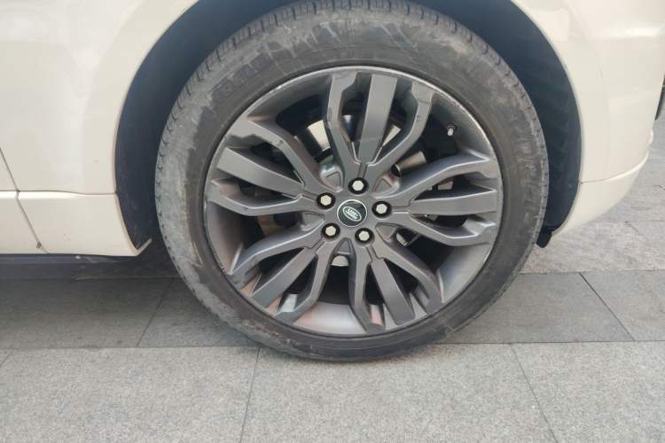 Used Land Rover Range Sport 2017 3.0 SC V6 HSE DYNAMIC Right Front Wheel Hub