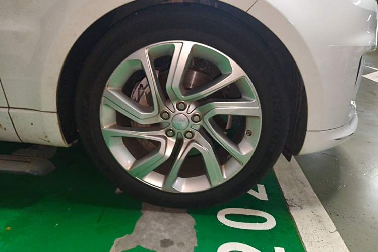 Used Land Rover Range Sport 2017 3.0 SC V6 HSE DYNAMIC Right Front Wheel Hub