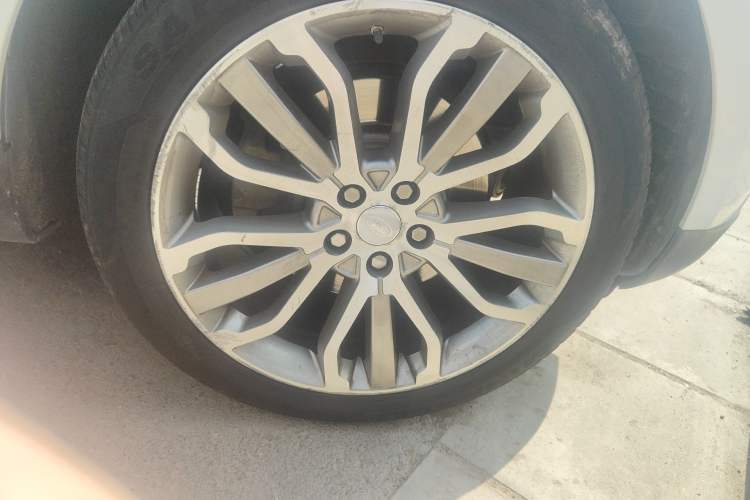 Used Land Rover Range Sport  Right Front Wheel Hub