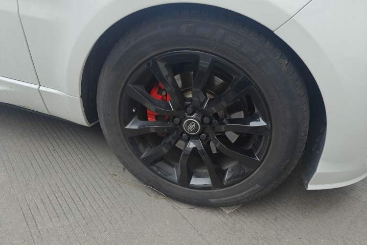 Used Land Rover Range Sport  Right Front Wheel Hub