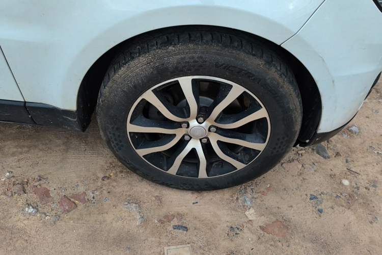 Used Land Rover Range Sport  Right Front Wheel Hub