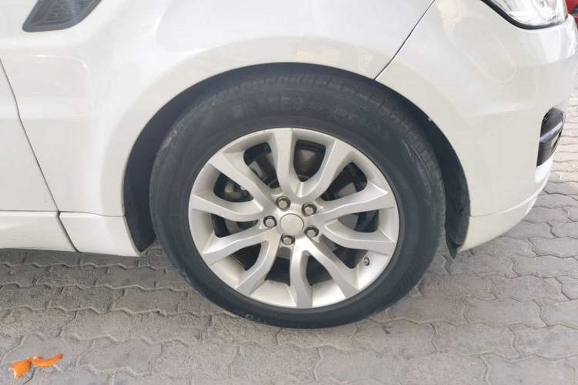 Used Land Rover Range Sport  Right Front Wheel Hub