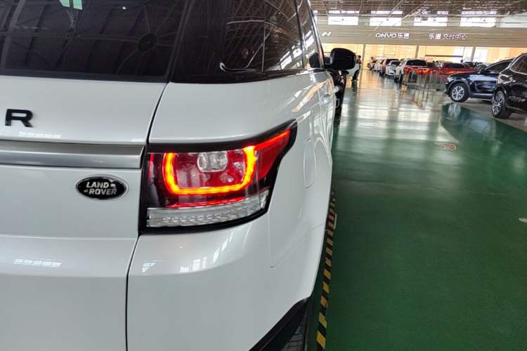 Used Land Rover Range Sport 2017 3.0 SC V6 SE Right Rear Taillight