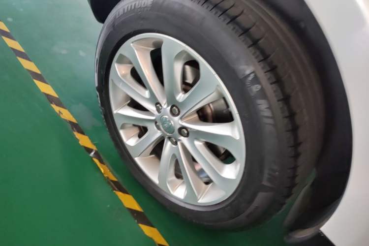 Used Land Rover Range Sport 2017 3.0 SC V6 SE Right Rear Wheel Hub