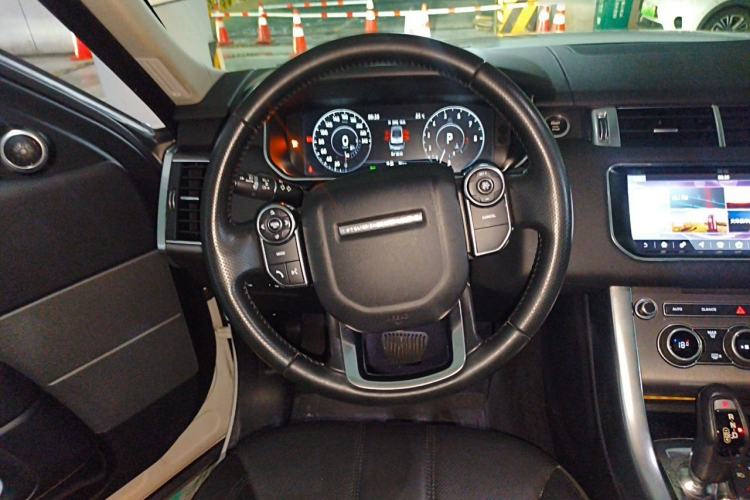 Used Land Rover Range Sport 2017 3.0 SC V6 SE Steering Wheel