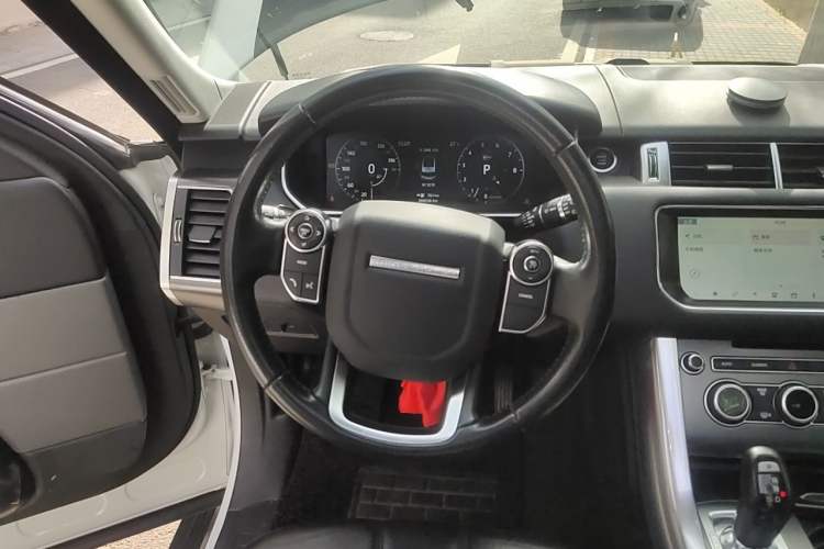 Used Land Rover Range Sport 2017 3.0 SC V6 SE Steering Wheel