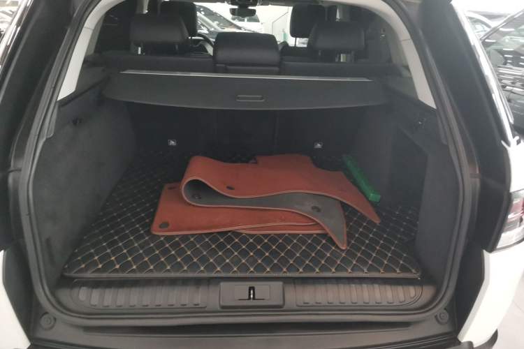 Used Land Rover Range Sport 2017 3.0 SC V6 SE Trunk