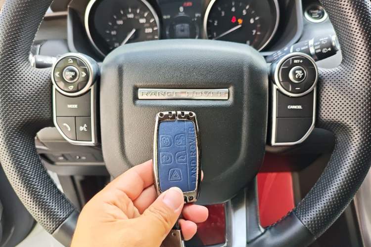 Used Land Rover Range Sport 2017 3.0 V6 SC SE Vehicle Key