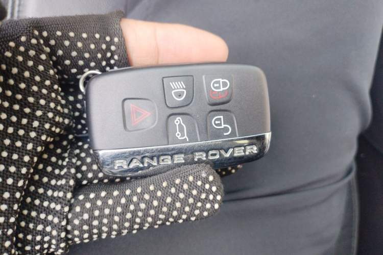 Used Land Rover Range Sport 2017 3.0 SC V6 SE Vehicle Key