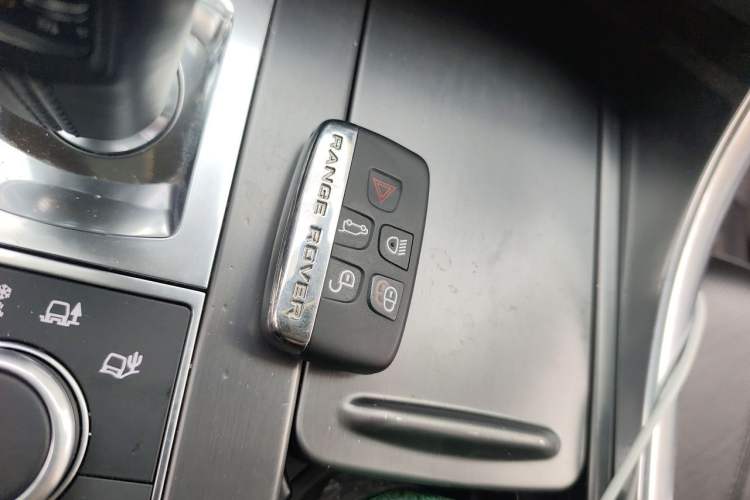 Used Land Rover Range Sport 2017 3.0 SC V6 SE Vehicle Key
