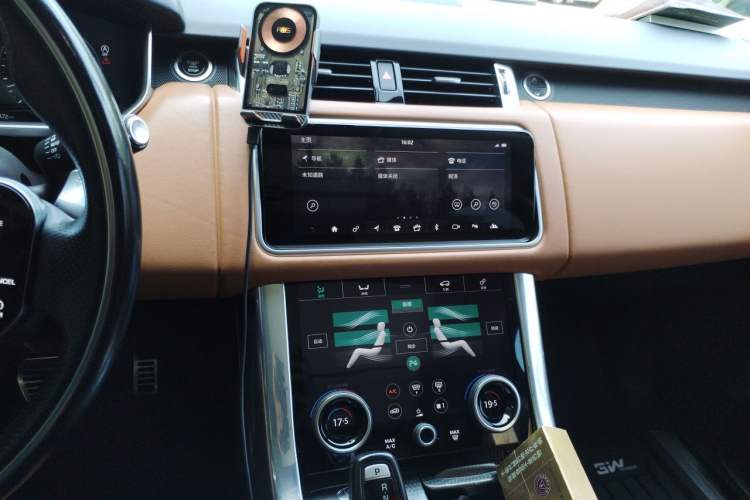 Used Land Rover Range Sport 2018 3.0 SC V6 HSE DYNAMIC Audio And AC Panel