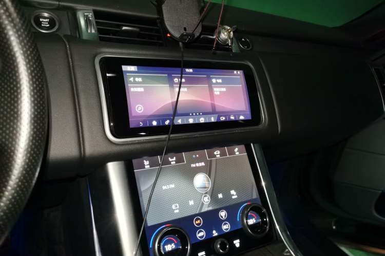 Used Land Rover Range Sport  Audio And AC Panel