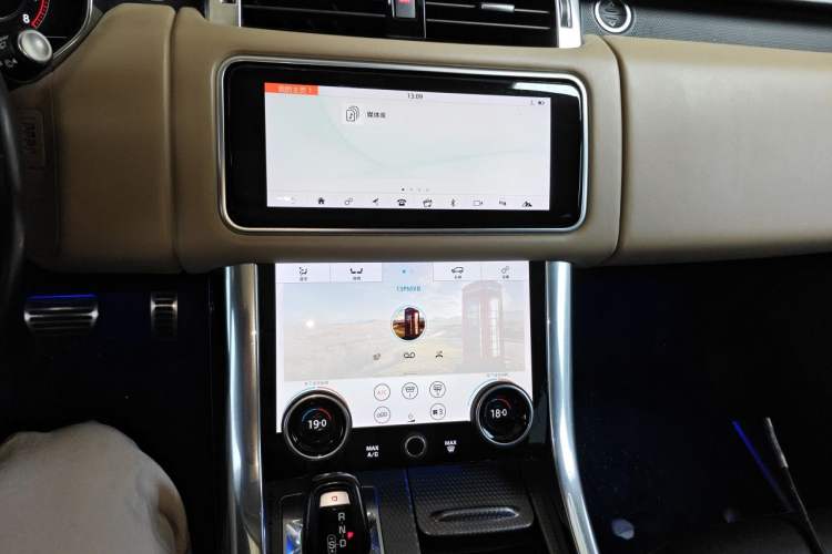 Used Land Rover Range Sport 2018 3.0 SC V6 HSE DYNAMIC Audio And AC Panel