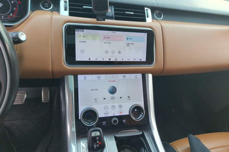 Used Land Rover Range Sport 2018 3.0 SC V6 HSE DYNAMIC Audio And AC Panel
