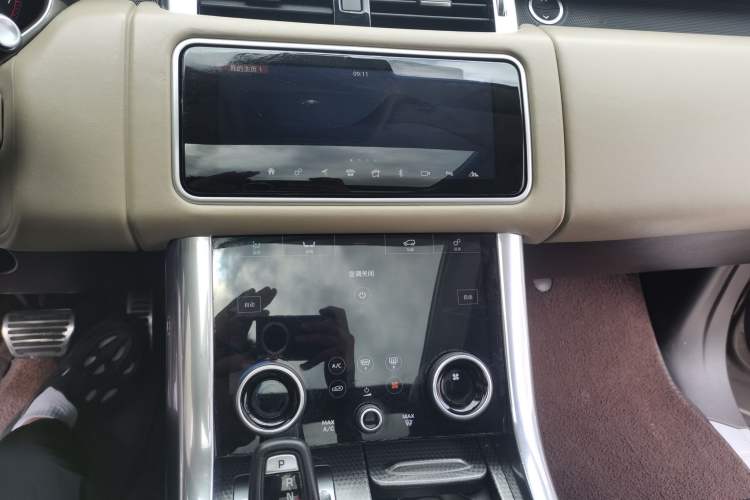 Used Land Rover Range Sport 2018 3.0 SC V6 HSE DYNAMIC Audio And AC Panel